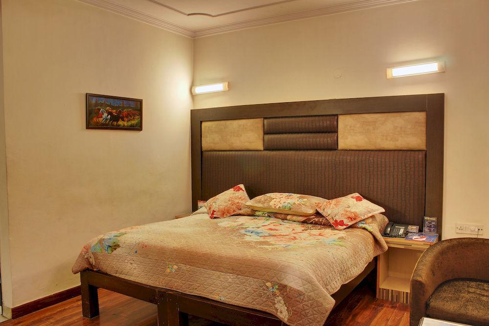 Oyo 358 Sarojini Nagar Hotel New Delhi Ngoại thất bức ảnh