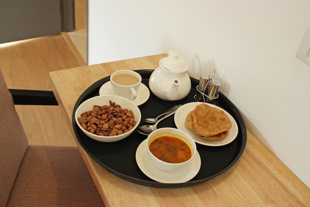 Oyo 358 Sarojini Nagar Hotel New Delhi Ngoại thất bức ảnh